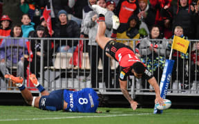 Leicester Faingaanuku scores a try for the Crusaders.
Crusaders v Blues. Super Rugby Pacific. Orangetheory Stadium, Christchurch. New Zealand. Saturday 13 May 2023. © Photo : John Davidson / www.photosport.nz
