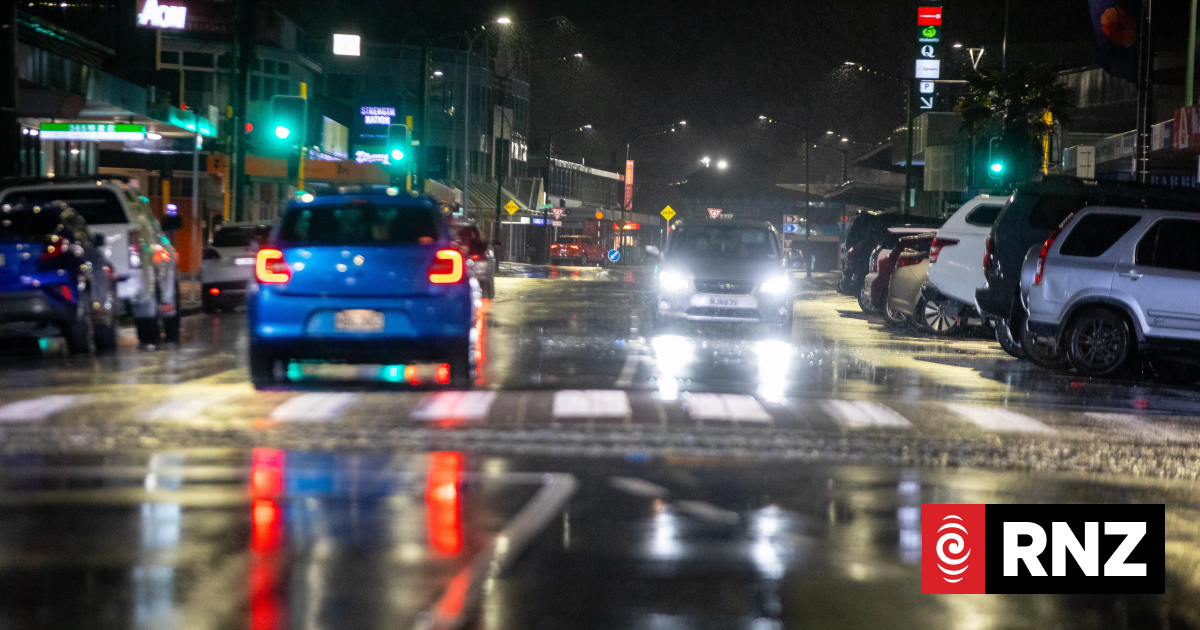 Heavy rain, reports of flooding in lower North Island