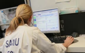 Woman working in the health sector.