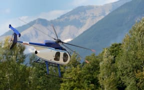 Hughes 500 helipcopter.