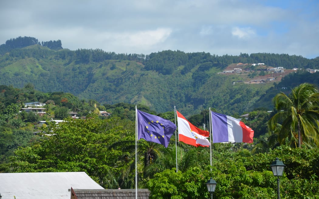 The flags of French Polynesia, The EU and France