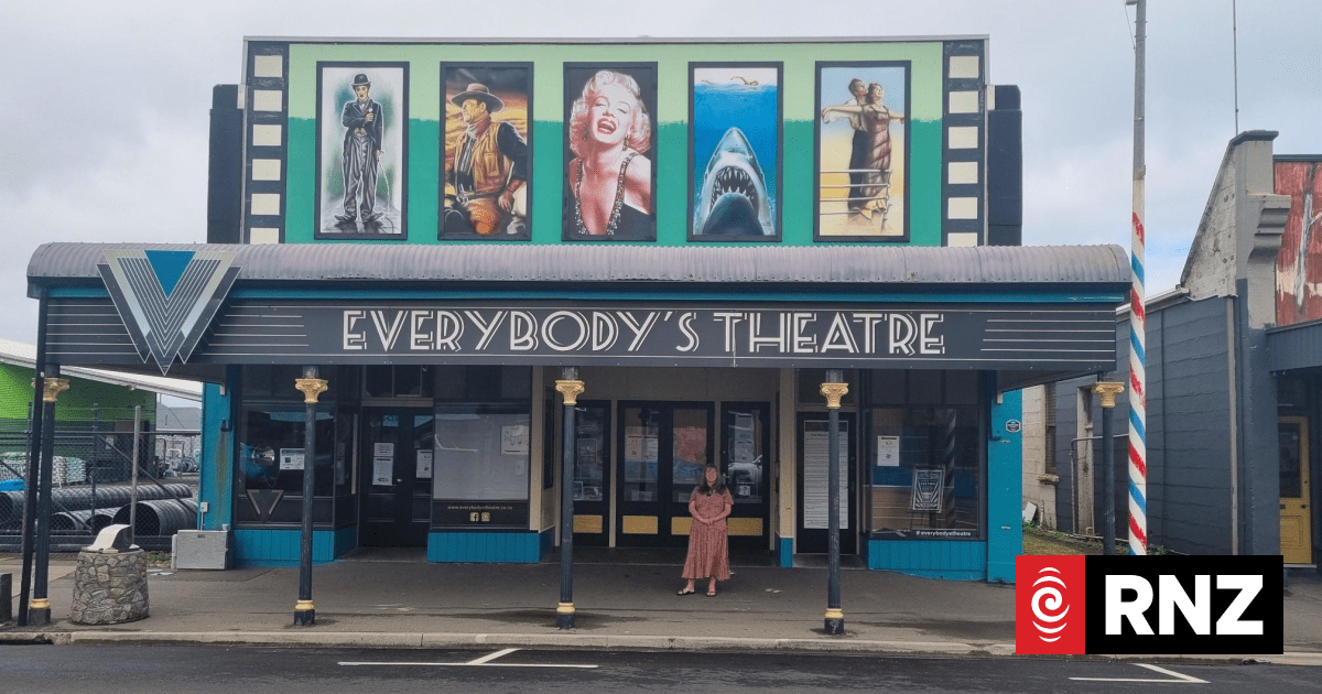 Everyone pitches in to rescue Everybody's Theatre in Taranaki
