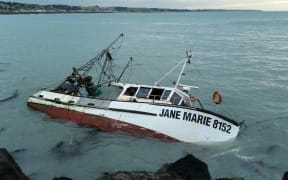 There are fears of an oil spill after the Jane Marie hit rocks near Holmes Wharf in Oamaru Harbour.
