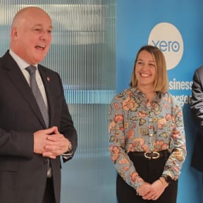 Christopher Luxon in London at trade forum alongside Kate Hayward from Xero.
