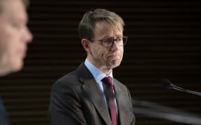 -POOL- Photo by Mark Mitchell: Director general of health Dr Ashley Bloomfield during the Delta outbreak update with  Covid-19 Response Minister Chris Hipkins  at Parliament, Wellington.   20 October, 2021. NZ Herald photograph by Mark Mitchell