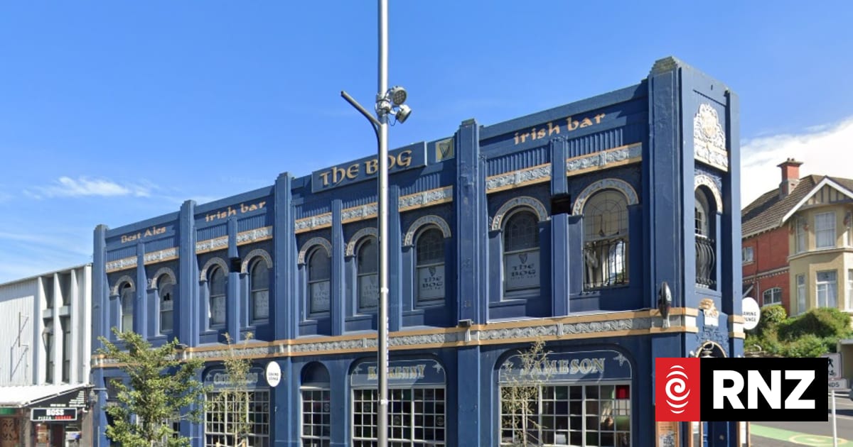 Blocked fire exits could see central Dunedin bar's licence suspended | RNZ