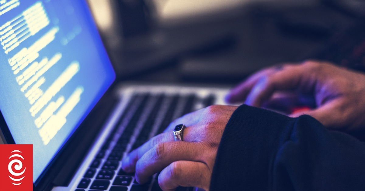 Online scammers impersonate friends, fake banks in Cook Islands