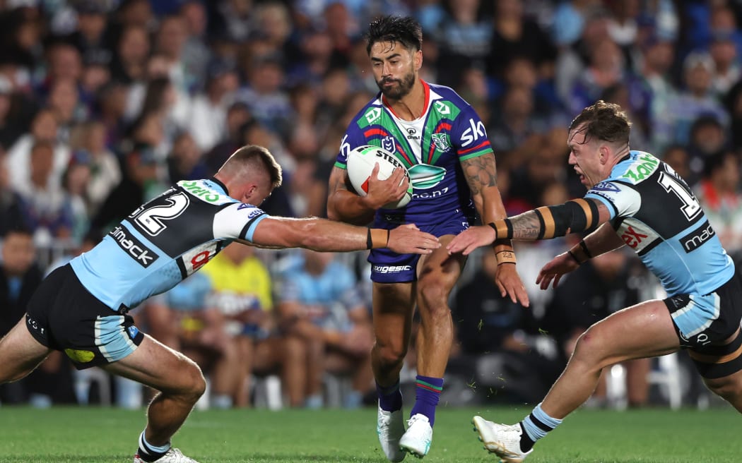 Warriors playmaker Shaun Johnson on attack.