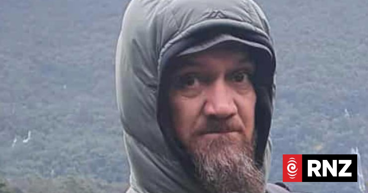 Man missing from remote fishing spot in Taharoa