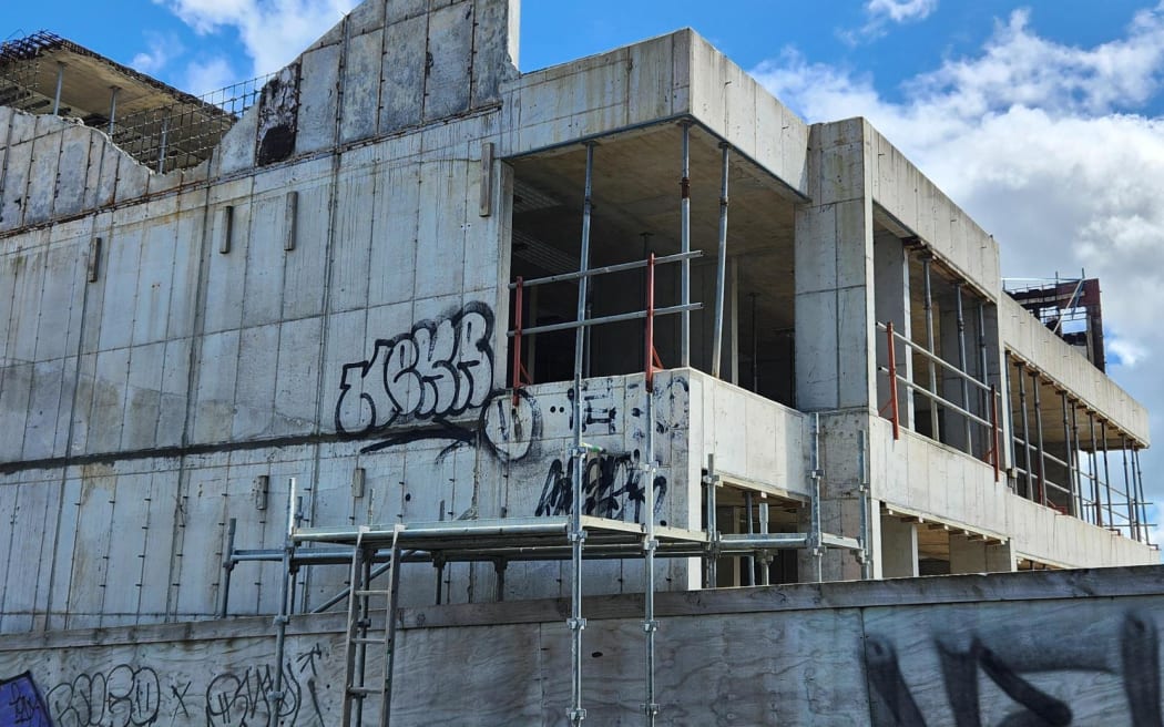 An unfinished apartment block on Manukau Rd in Auckland's Epsom. Originally called the Epsom Central Apartments Project.