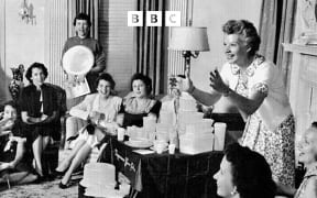 Brownie Wise tosses a bowl filled with water at a Tupperware