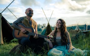 Emily and Charles Looker, Aro