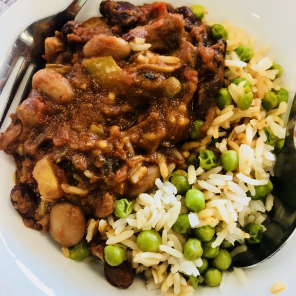 A bowl of vegan spicy chilli.