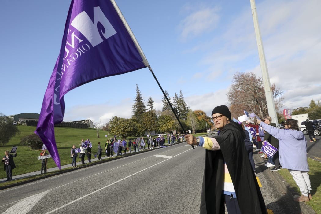 Nurses picketing outside Lakes DHB Rotorua Hospital on 9 June 2021.