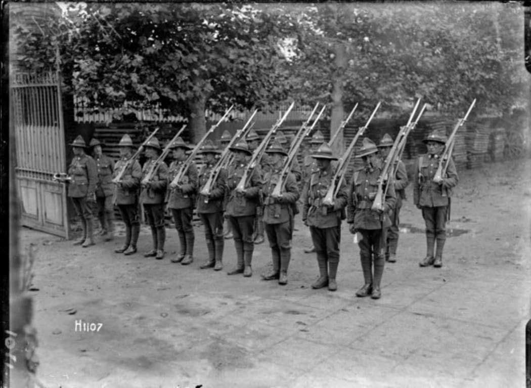 The New Zealand Divisional Headquarters guards, Beauvois, World War I. http://natlib.govt.nz/records/22528819