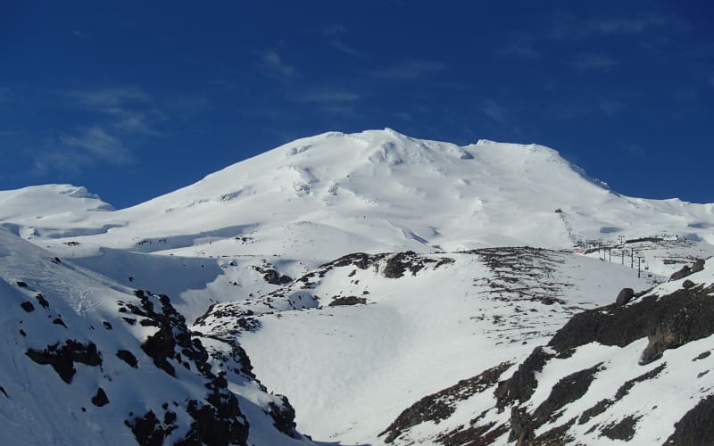 Skifield 'chaos': NZ First MP's family caught up in falling ice ...