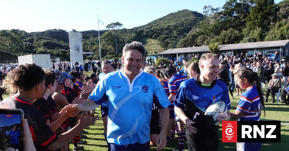 Rumble in Russell: Politicians have a bruising encounter with ex-All Blacks