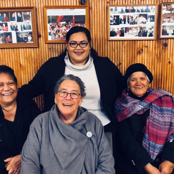 Ihipera Roberts (standing) with Yvonne Joe Roberts, Elizabeth Robens and Mihi Namana. L-R