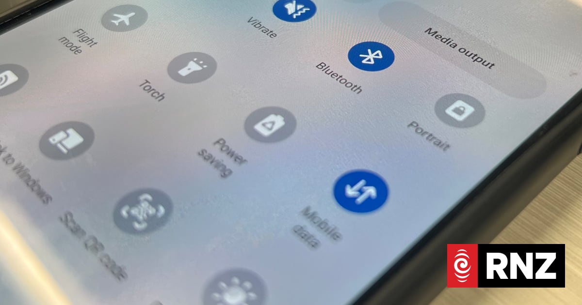 Chinese censors take aim at AirDrop and Bluetooth | RNZ