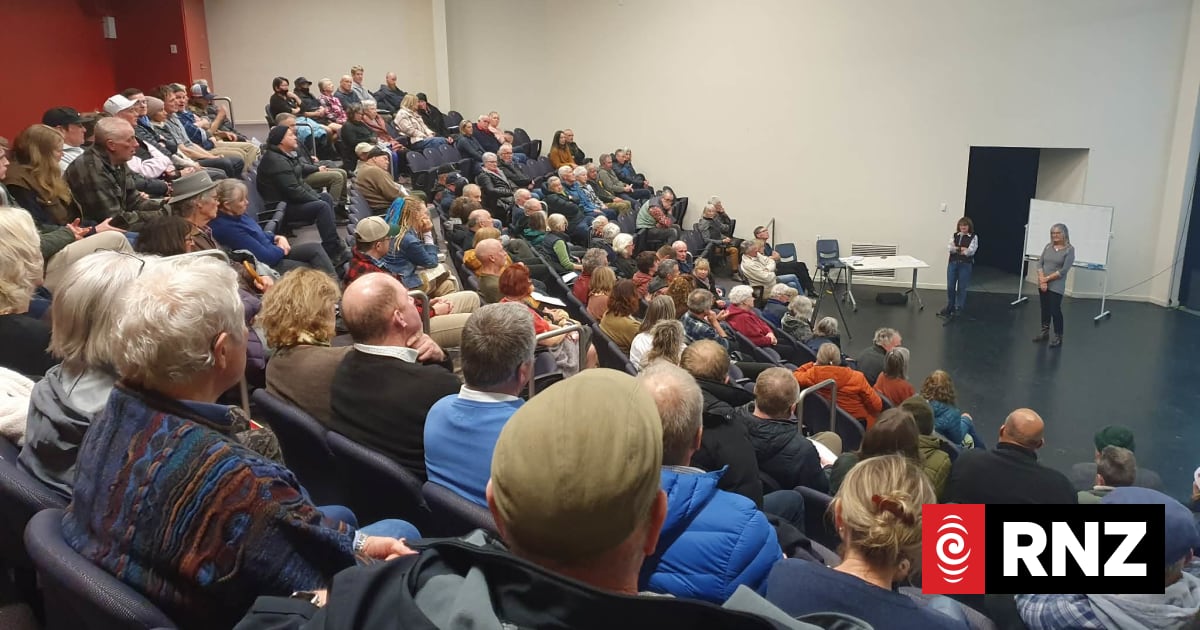 ?We have to push back’: Mackenzie residents meet over solar expansion
