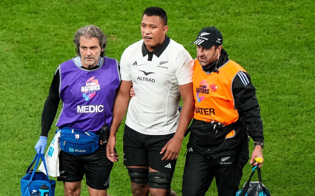 All Black Samipeni Finau leaves the field injured. All Blacks vs France. 2024.