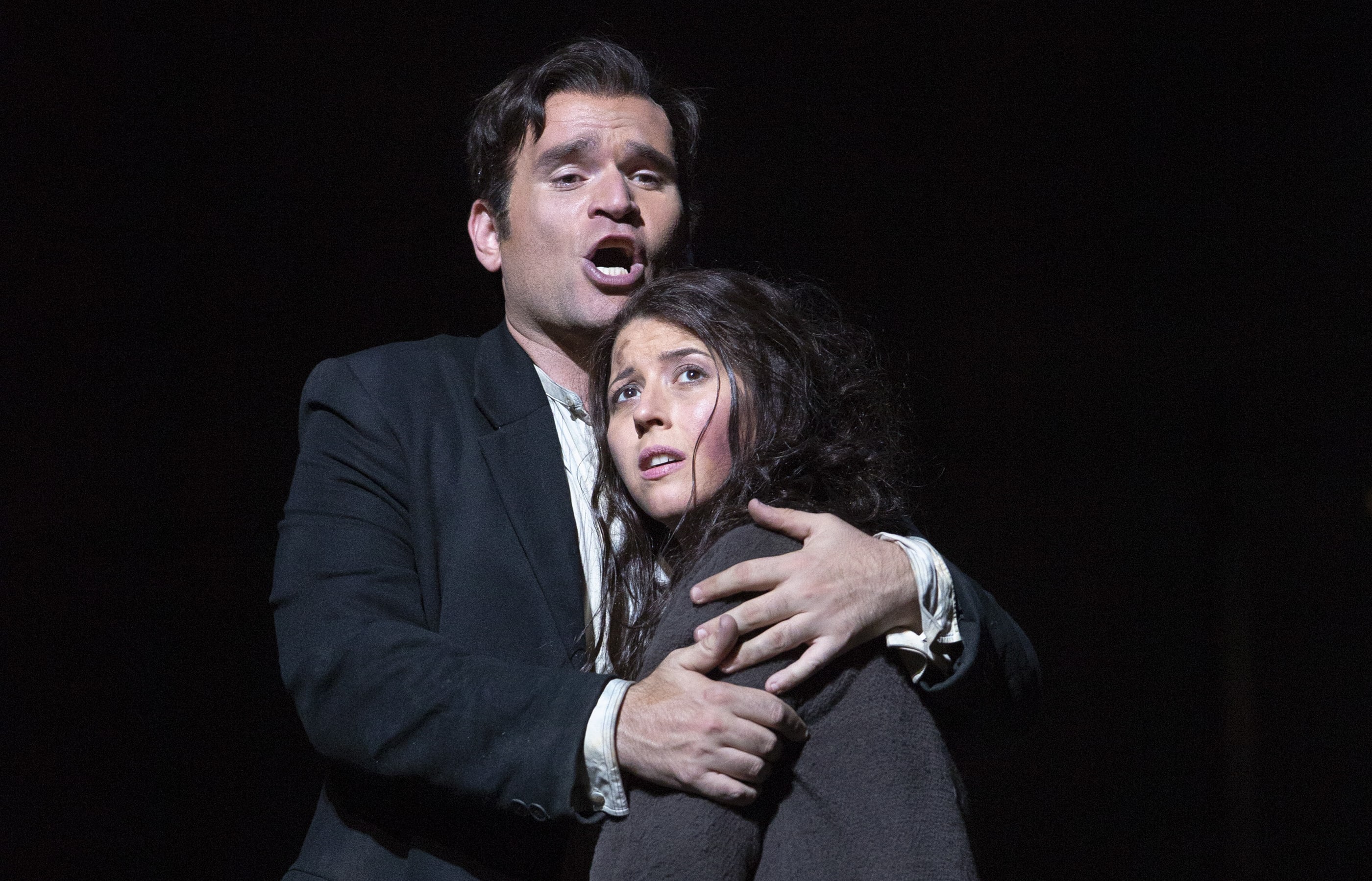 Michael Fabiano as des Grieux and Lisette Oropesa as Manon at The Met