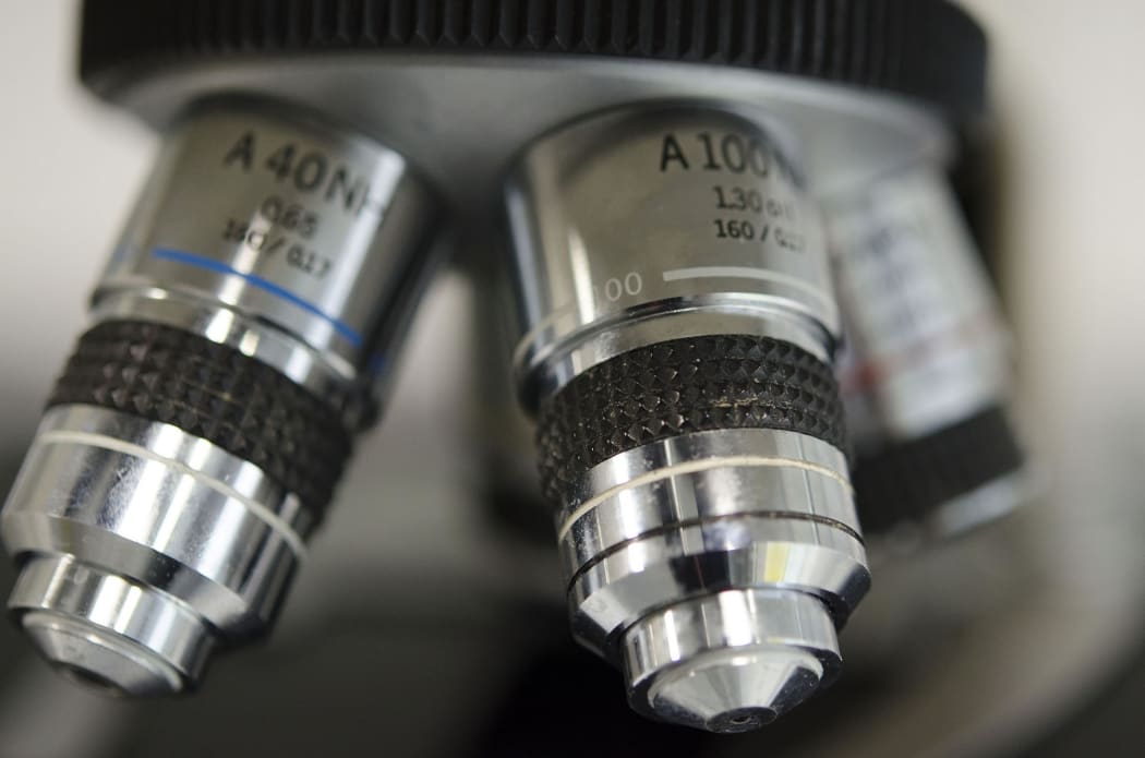 Microscope