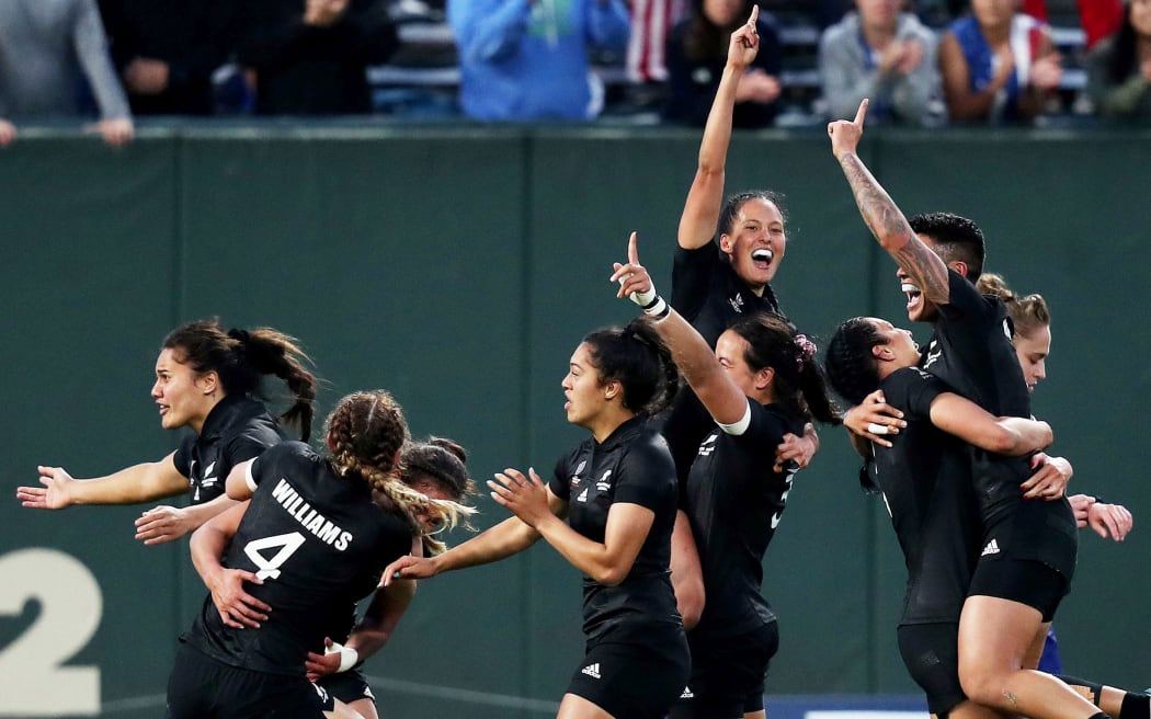 The Black Ferns celebrate winning the rugby sevens World Cup