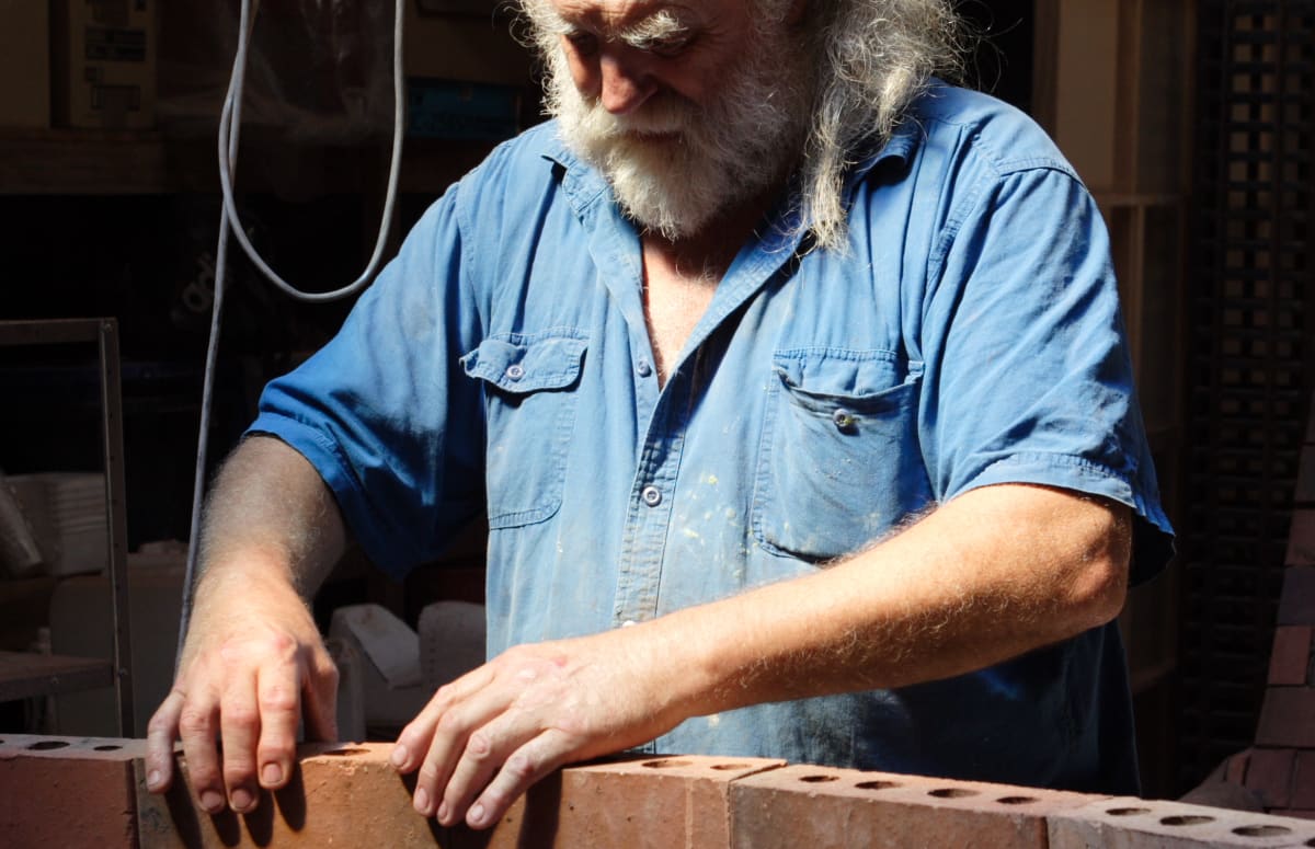 NZ sculptor Peter Lange
