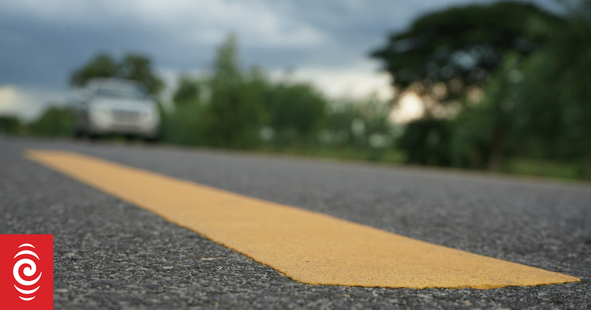 Pāpāmoa residents make stand against chipseal roads at Tauranga City Council meeting