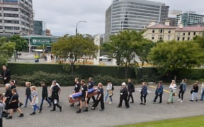 A couple's epic tandem cycle from Dunedin to Parliament to call for increased Pharmac funding has been marred at the final hurdle, with a confrontation with Parliament security.