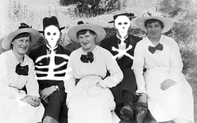 Unknown photographer
Group sitting in a field, c. 1917–20
Gelatin glass negative, half plate
Purchased 1991, A.009907