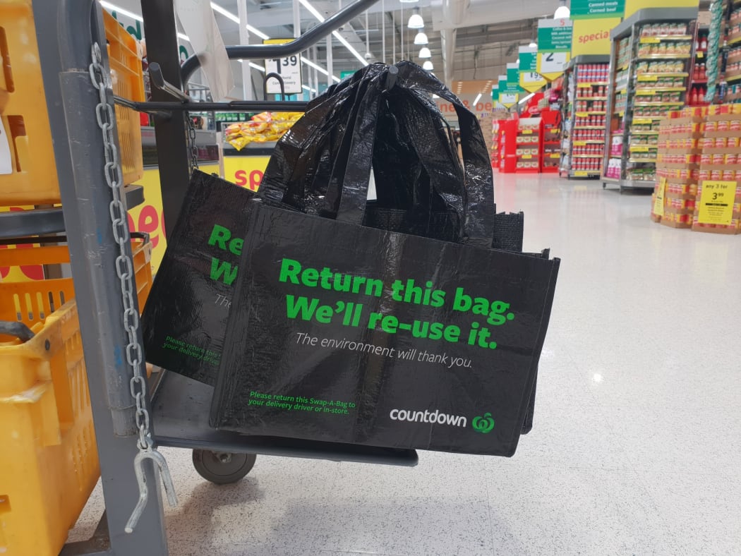 Countdown Manurewa has brought in two options for customers to use as the single-use plastic bag ban comes into force.