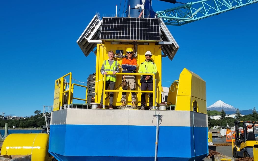 Giacomo Caleffi, Gail Debuire,engineer with GEPS Technology, and Lich Tran, project manager, Akrocean.