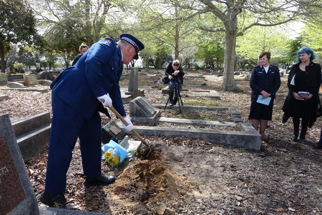 Samuel Lakey’s remains are interred at Huntly Cemetery
