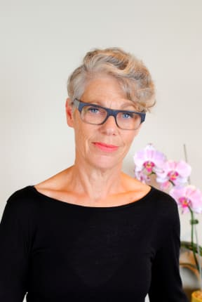 Dr Robyn Toomath
