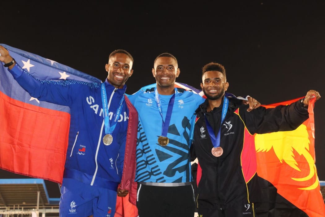Banuve Tabakaucoro got the better of Jeremy Dodson in the men's 200m final.