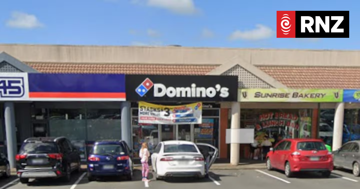 Domino's staff chase down TV thief