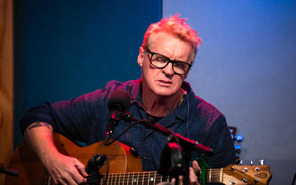 Don McGlashan performing in the RNZ studios for NZ Live.