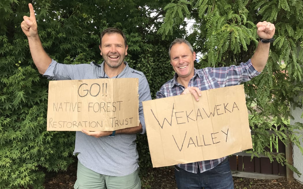 Duane Major and Adam Gardner from the Awaroa Inlet ‘buy a beach’ campaign.