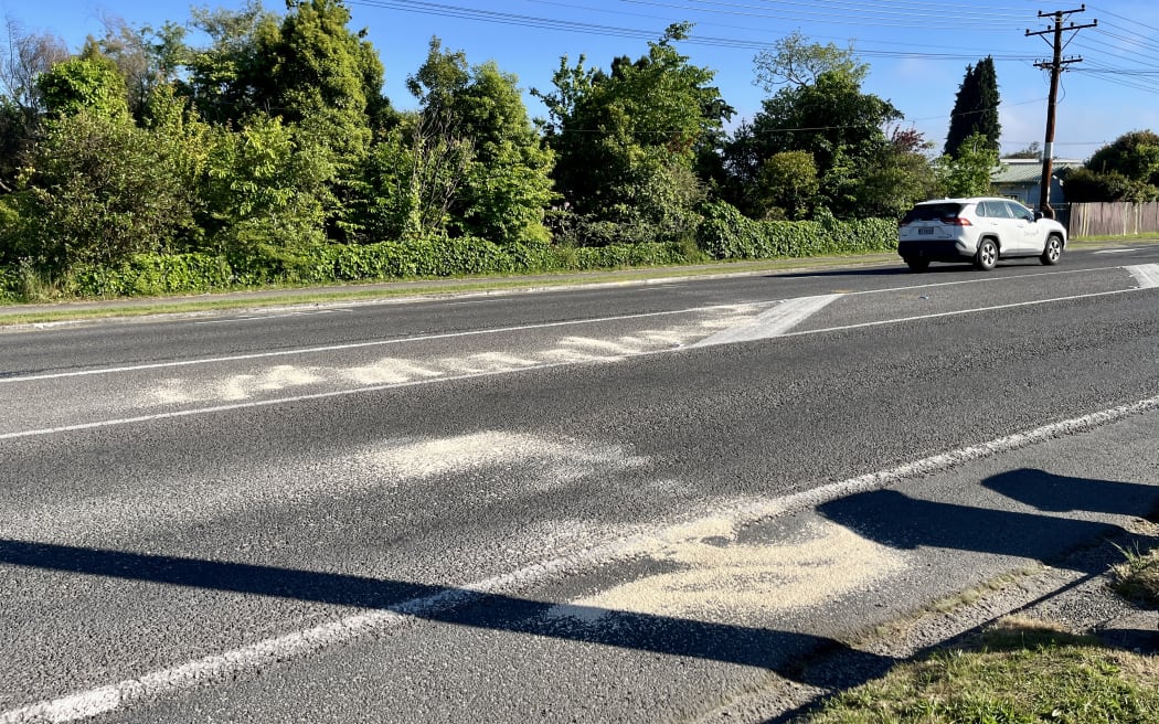 Fatal bus v car crash at in Ōwhata in Bay of Plenty - Te Ngae Road