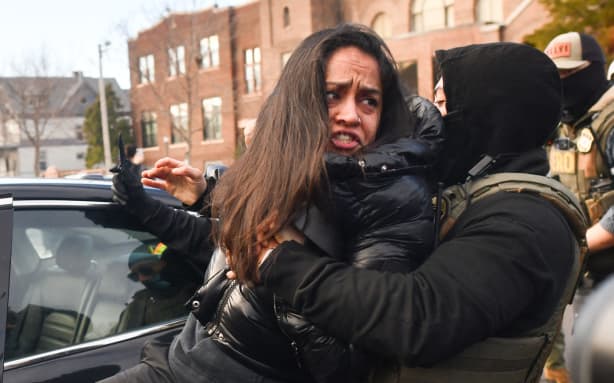 US judge orders federal agents to stop arresting, teargassing lawful ...