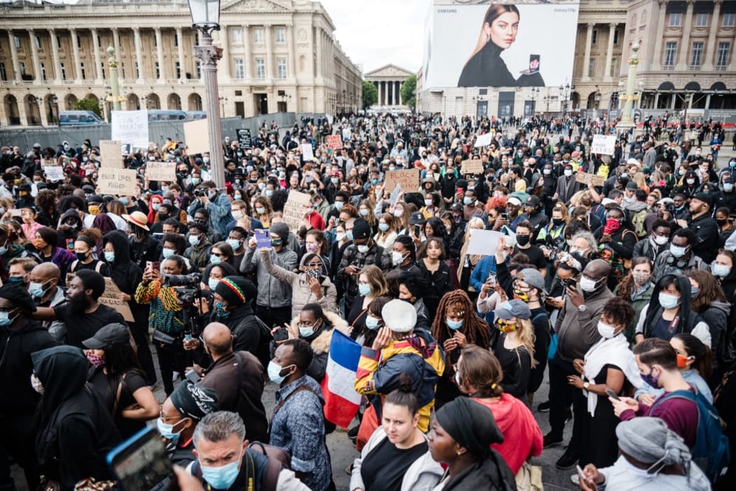 On June 6, 2020, a rally of the Black Lives Matter movement took place on the Place de la Concorde in front of the US Embassy in Paris.
