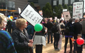 About 1000 marched in Auckland against child poverty.