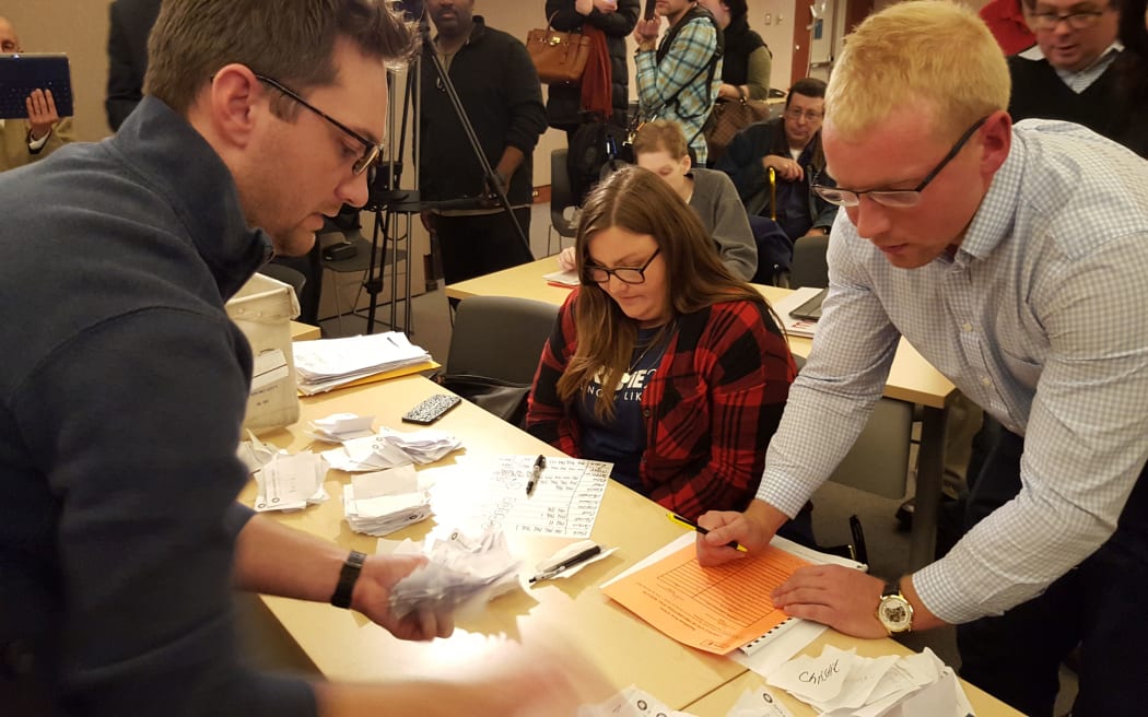 Republicans counting the votes