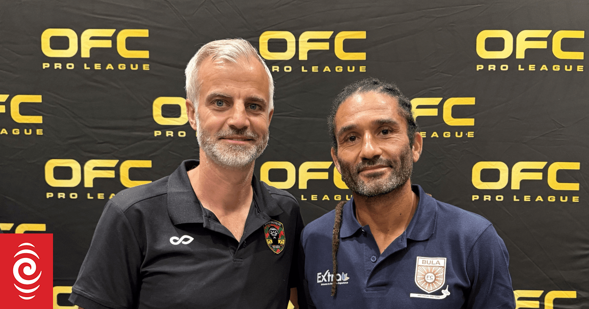 A tale of two coaches: on-pitch-rivals, off-field friends