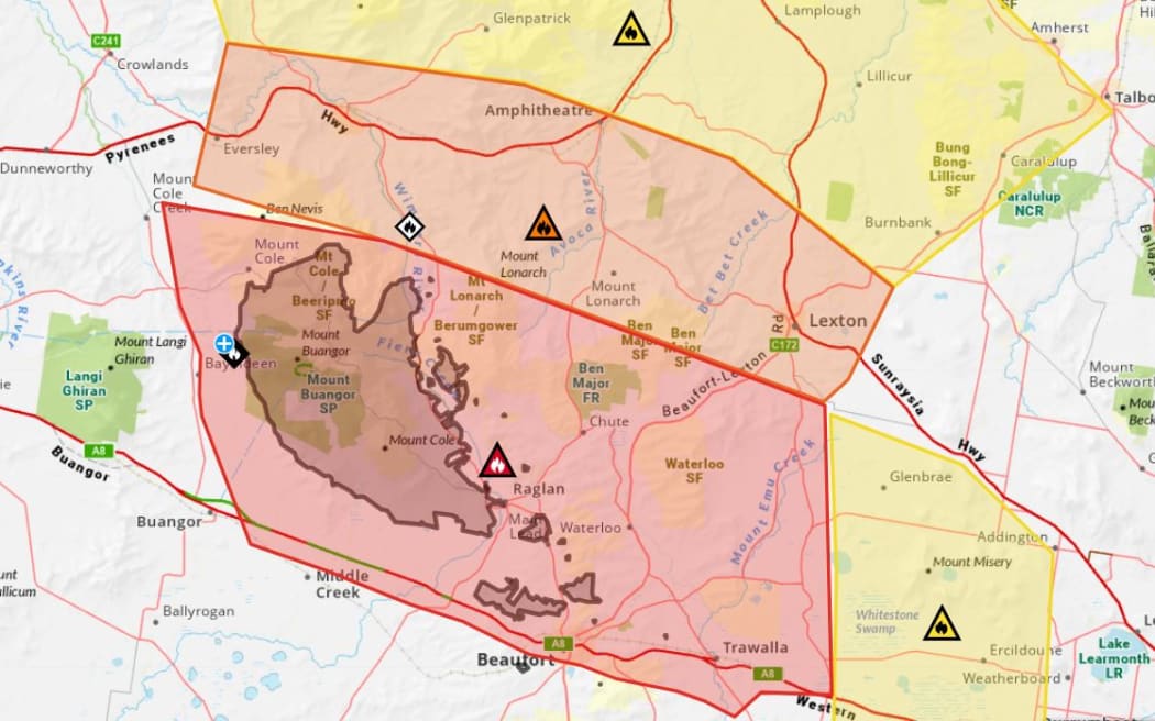Residents have been told to leave immediately after a fire broke out in Beaufort, near Ballarat, Victoria.