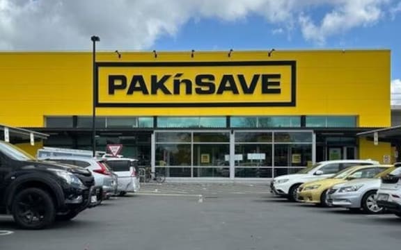 Pak'nSave supermarket, Clarence St, Hamilton