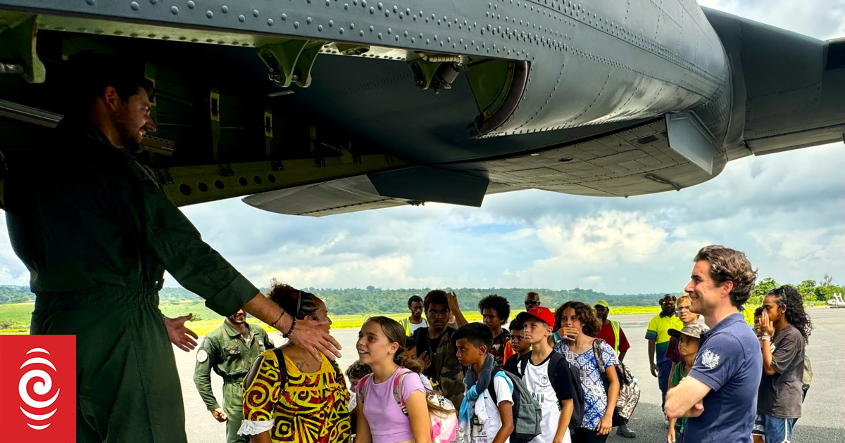 Quake-shocked New Caledonian children repatriated from Vanuatu
