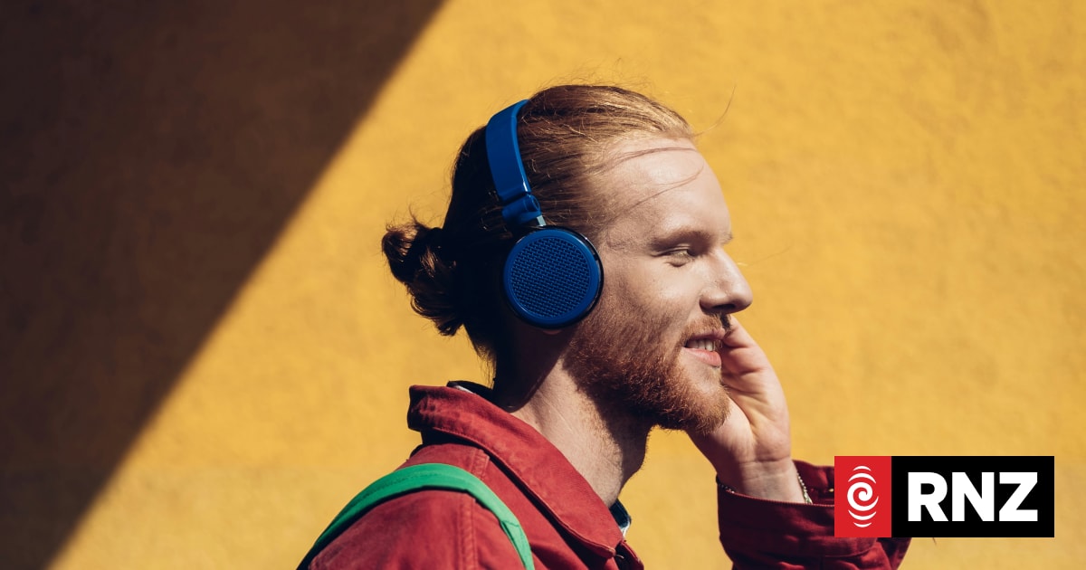 Does listening to an audiobook count as reading?
